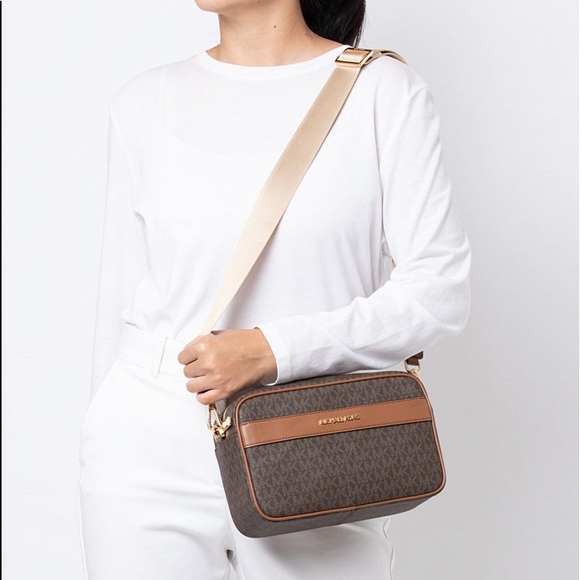 New MK large crossbody bag - Picture 4 of 4